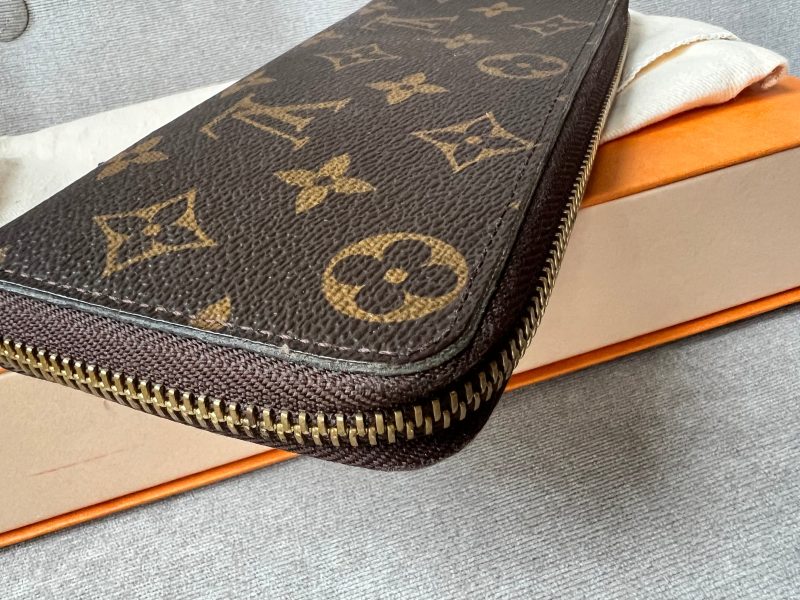 Louis Vuitton Clemence Wallet in Monogram - Image 6