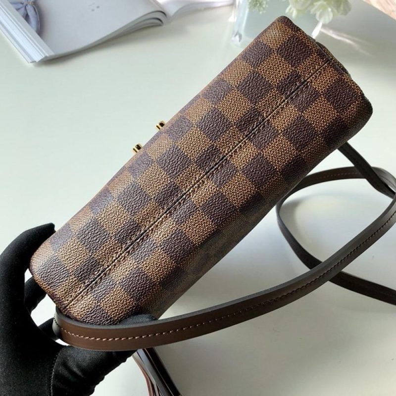 Louis Vuitton CroisetteLeather Shoulder Bag () - Image 4