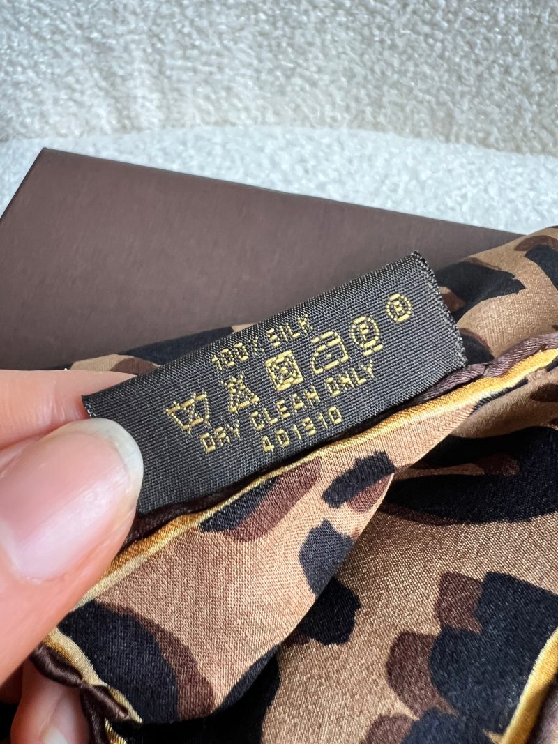 Louis Vuitton Brown Leopard Stephen Sprouse Cashmere Scarf - Image 8