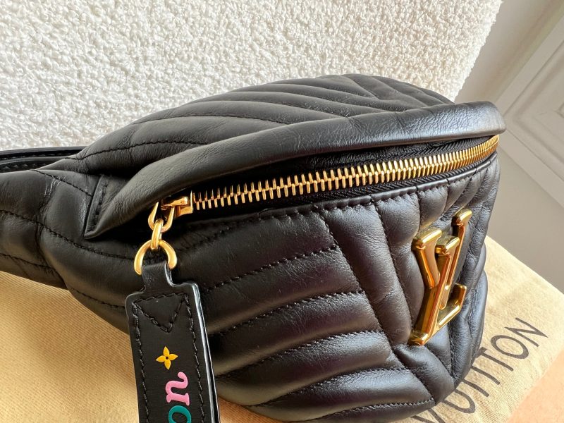 Louis Vuitton Black New Wave Camera Bag - Image 8