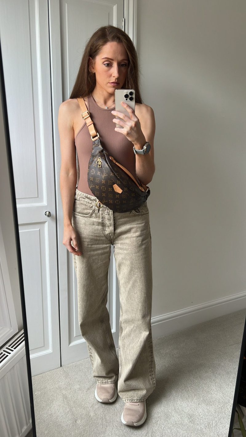 Louis Vuitton Bumbag in Monogram Canvas - Image 2