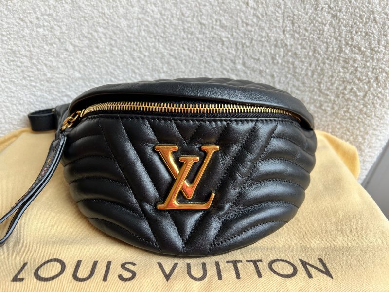 Louis Vuitton Black New Wave Camera Bag - Image 4