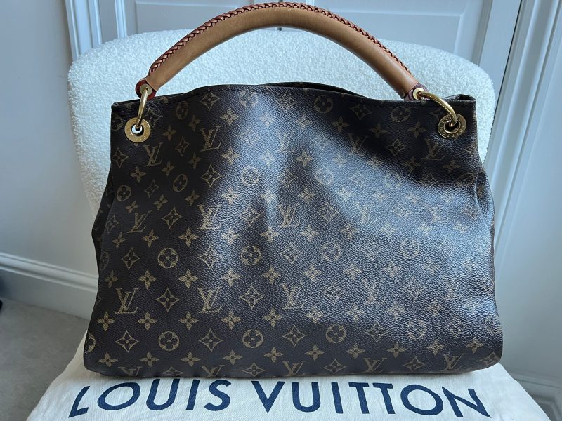LOUIS VUITTON Artsy MM Empreinte Leather Hobo Bag Dune - Image 13