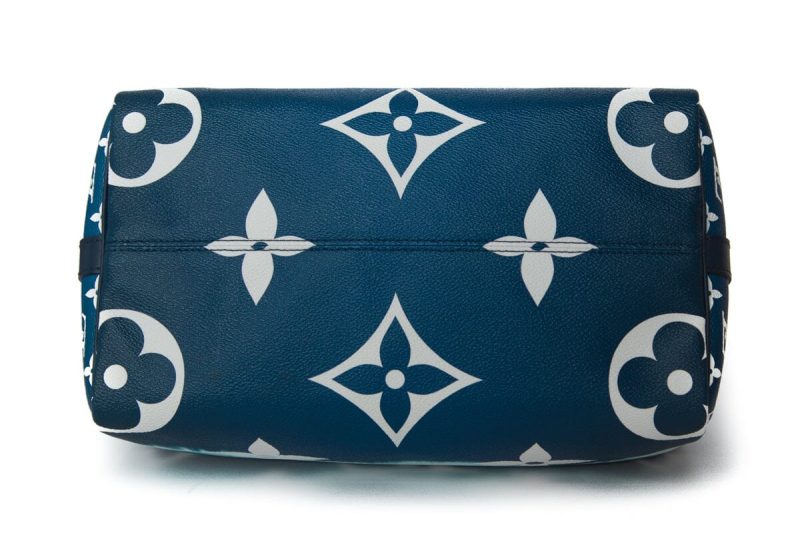 Louis Vuitton Blue Monogram Giant Escale Onthego GM Bag - Image 6