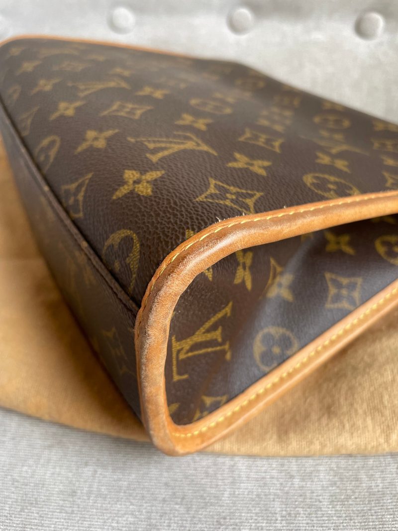 Louis Vuitton Belaia - Image 16