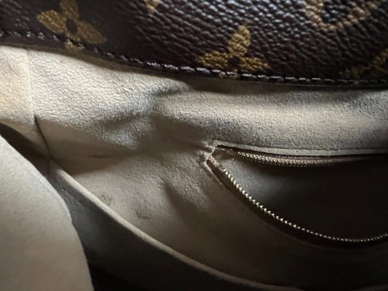 Louis Vuitton Artsy MM Monogram - Image 24