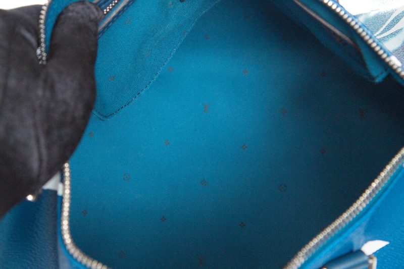 Louis Vuitton Blue Monogram Giant Escale Onthego GM Bag - Image 7