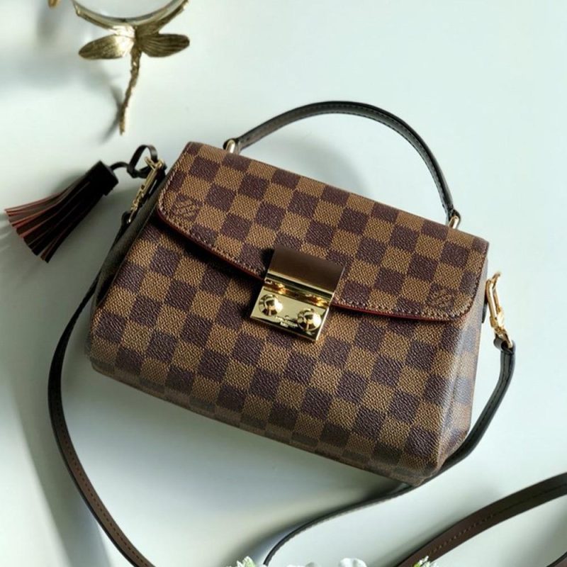 Louis Vuitton CroisetteLeather Shoulder Bag () - Image 3