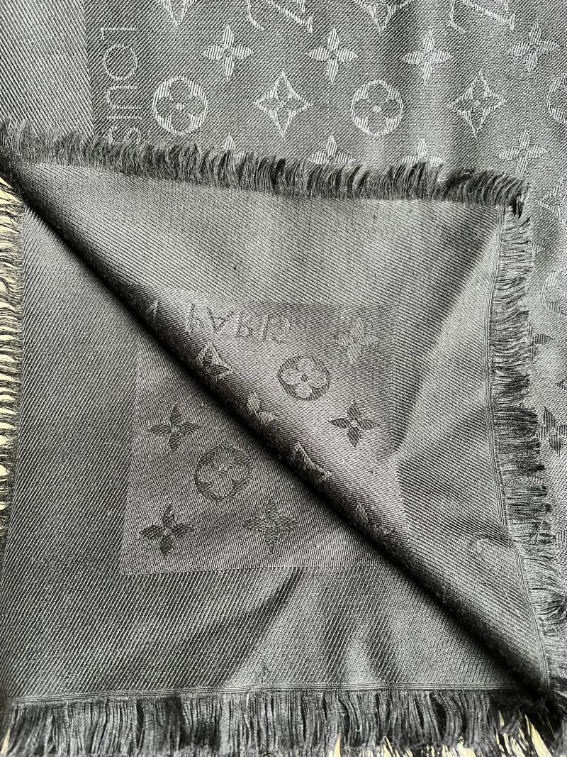 Louis Vuitton Black Monogram Shine Shawl - Image 10