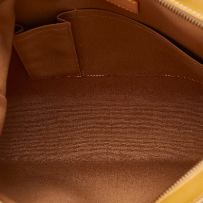 Brown Louis Vuitton Monogram Vernis Reade PM Handbag - Image 5