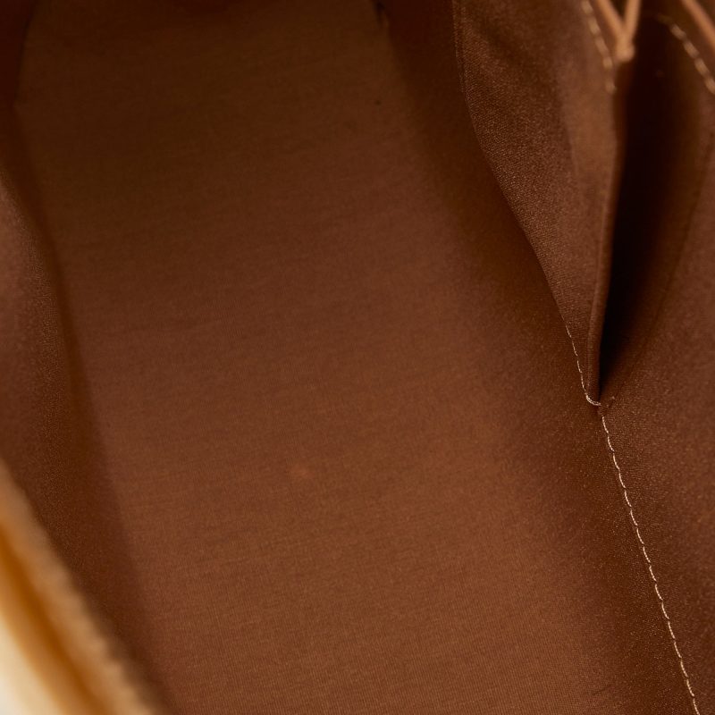 Brown Louis Vuitton Monogram Vernis Reade PM Handbag - Image 8