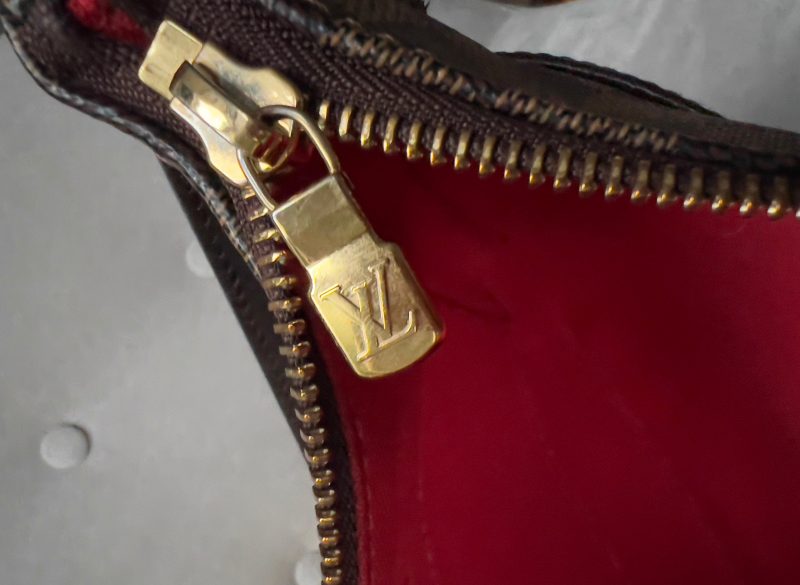 Louis Vuitton Bloomsbury PM Damier Ebene Crossbody Bag - Image 22