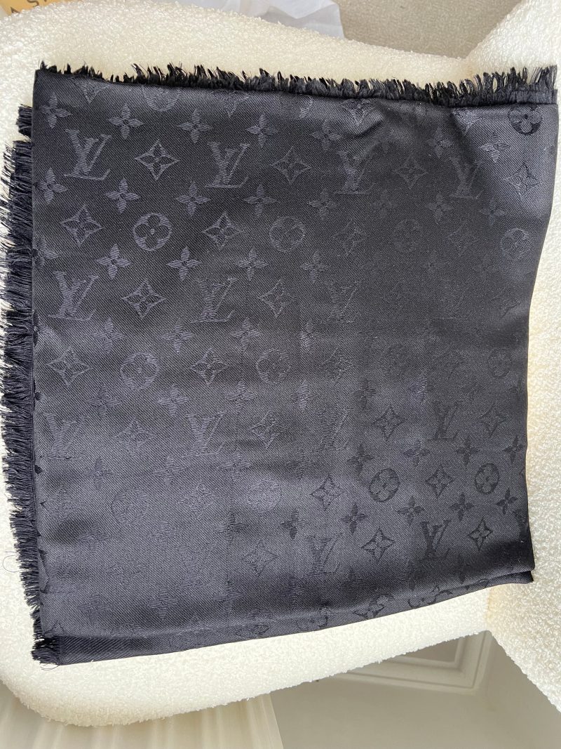 Louis Vuitton Black Monogram Shine Shawl - Image 4