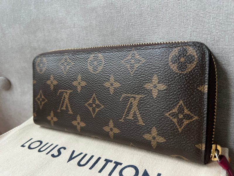 Louis Vuitton Clemence Wallet in Reverse Monogram - Image 9