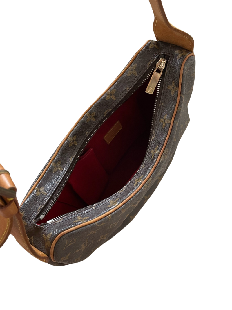Louis Vuitton Croissant PM - Image 5