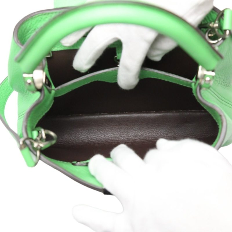Louis Vuitton CapucinesLeather Wallet() - Image 5