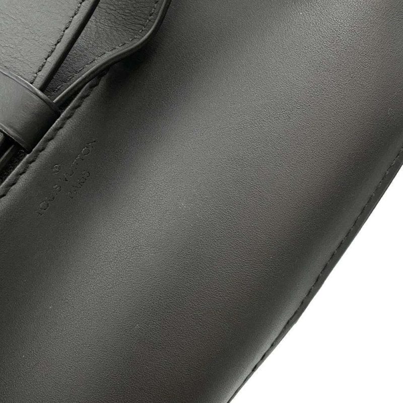 Louis Vuitton Canyon Messenger PM Utah Leather Bleu Marine - Image 8