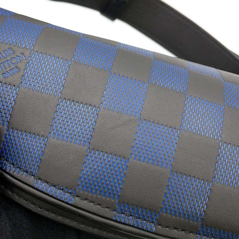Louis Vuitton Canyon Messenger PM Utah Leather Bleu Marine - Image 9