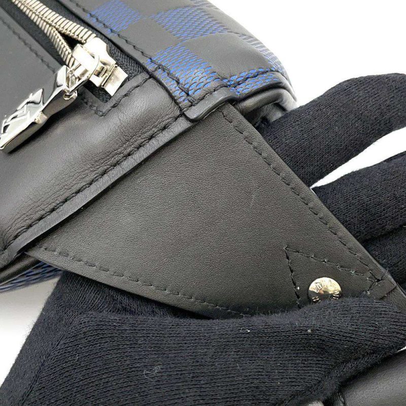 Louis Vuitton Canyon Messenger PM Utah Leather Bleu Marine - Image 10