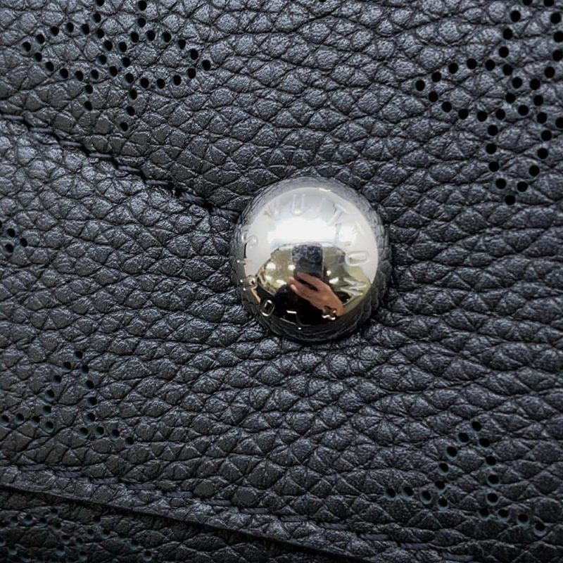 Louis Vuitton BellevuePatent Leather Tote Bag () - Image 8