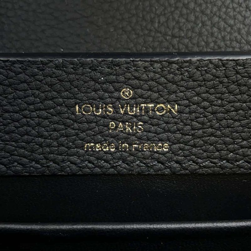 LOUIS VUITTON Capucines EW White M23956 Taurillon Leather Size MINI - Image 12