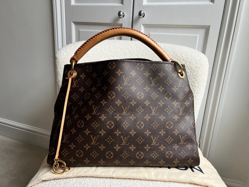 LOUIS VUITTON Artsy MM Empreinte Leather Hobo Bag Dune - Image 4