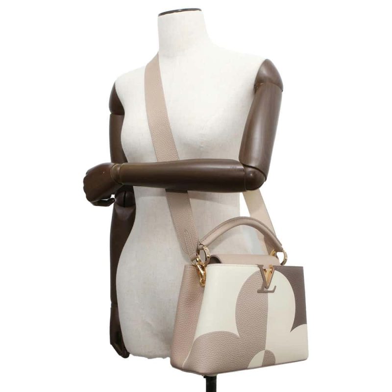 Louis Vuitton Capucines GM - Image 4