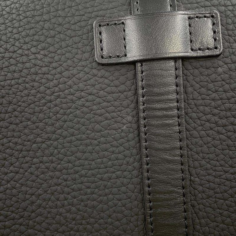 Louis Vuitton Christopher Tote - Image 6