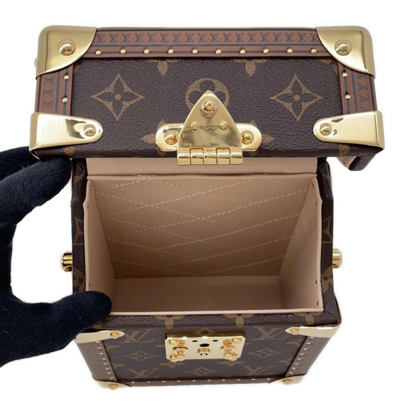 LOUIS VUITTON Camera box Noir M11131 Monogram Empreinte Leather - Image 6