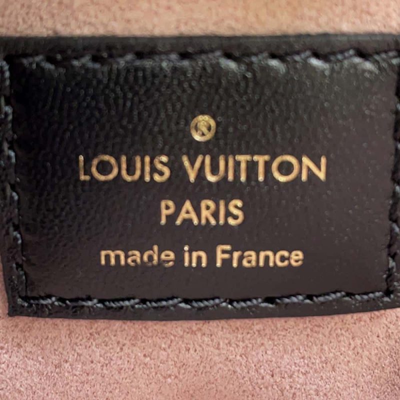 Louis Vuitton Coussin PM Bag - Image 16