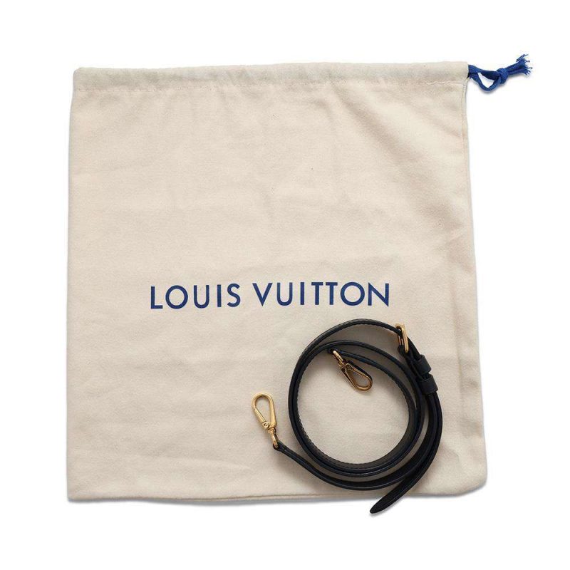 Louis Vuitton Beauty Case Monogram Canvas - Image 19