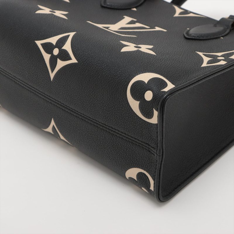 Louis Vuitton Black Wool Monogram Chapka Carry On Hat - Image 3