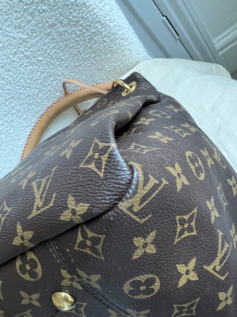 LOUIS VUITTON Artsy MM Empreinte Leather Hobo Bag Dune - Image 30