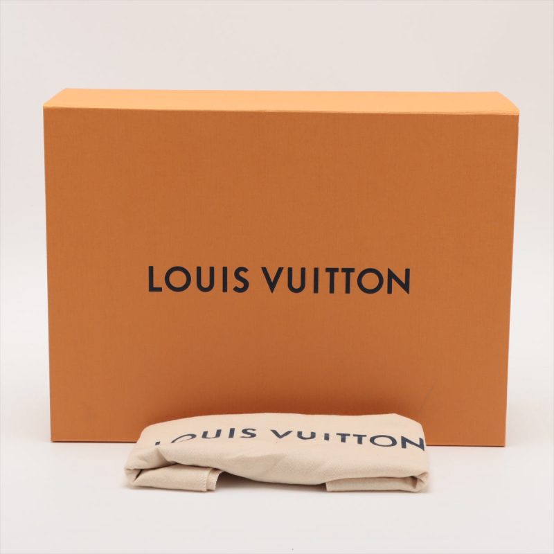 Louis Vuitton Black Wool Monogram Chapka Carry On Hat - Image 13