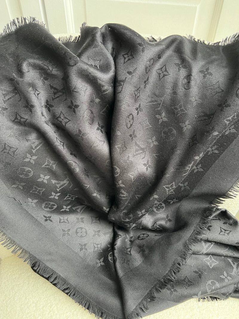 Louis Vuitton Black Monogram Shine Shawl - Image 13