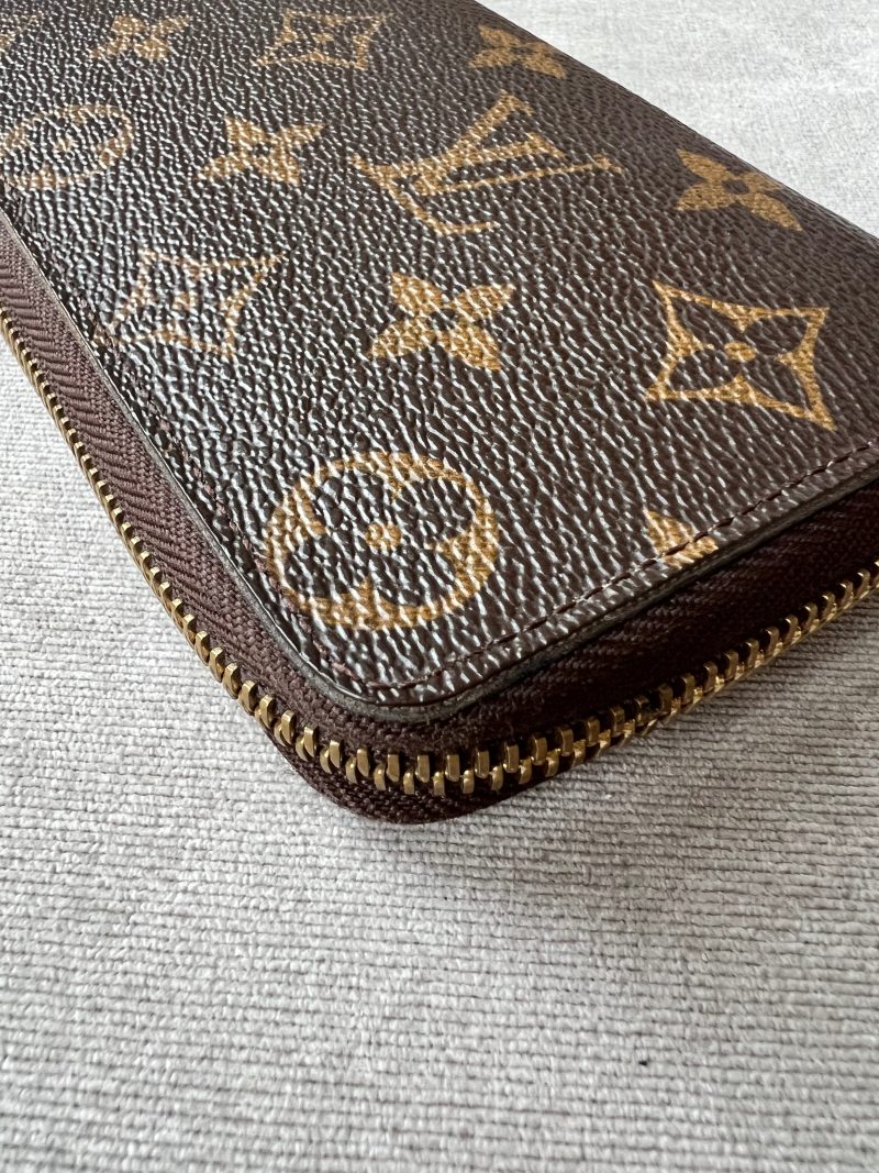 Louis Vuitton Clemence Wallet in Monogram - Image 15