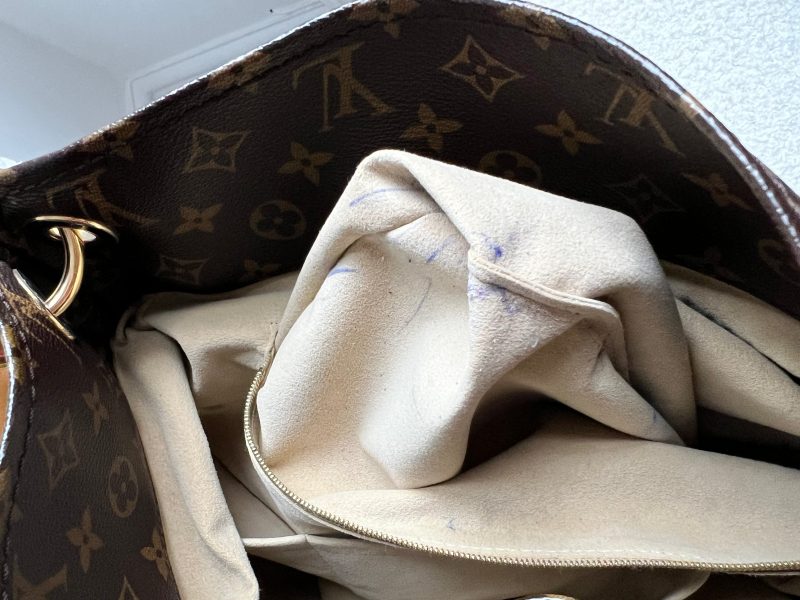 Louis Vuitton Artsy MM Monogram - Image 26