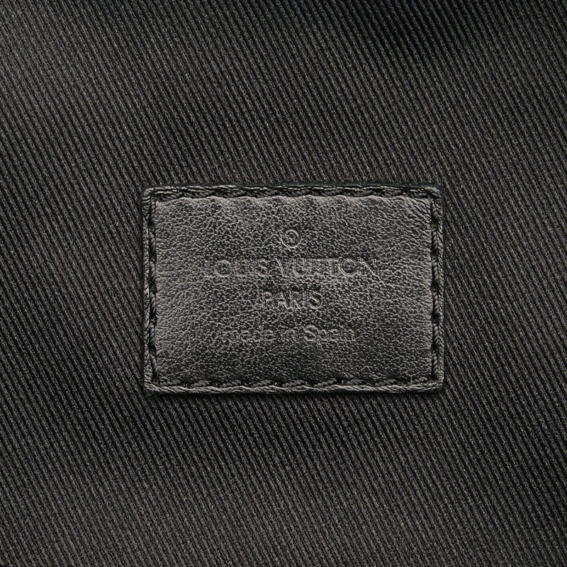 Louis Vuitton Bumbag in Monogram Canvas - Image 7