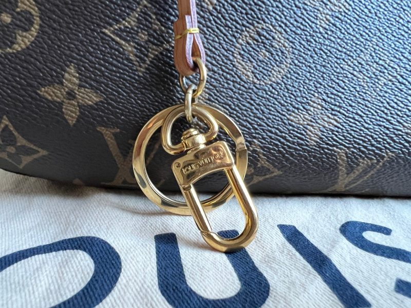 LOUIS VUITTON Artsy MM Empreinte Leather Hobo Bag Dune - Image 6