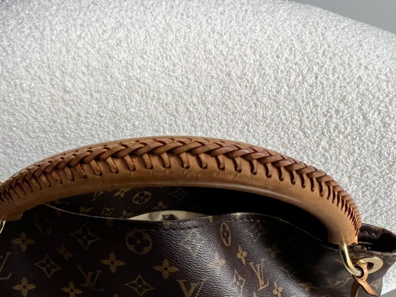 Louis Vuitton Artsy MM Monogram - Image 10