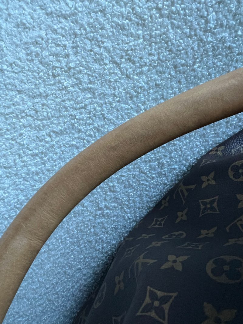 LOUIS VUITTON Artsy MM Empreinte Leather Hobo Bag Dune - Image 23
