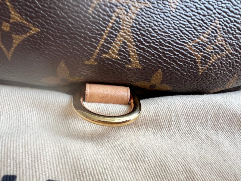 Louis Vuitton Bumbag in Monogram Canvas - Image 15
