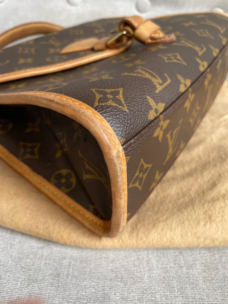 Louis Vuitton Belaia - Image 11