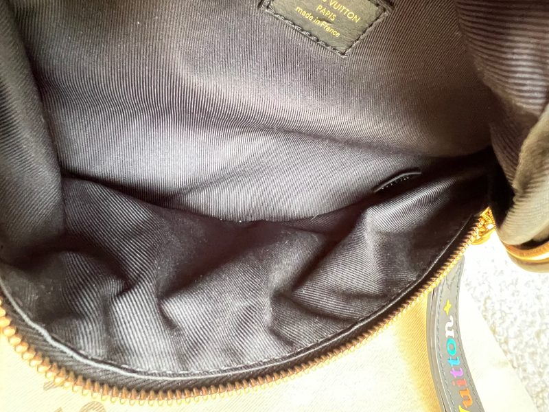 Louis Vuitton Black New Wave Camera Bag - Image 23