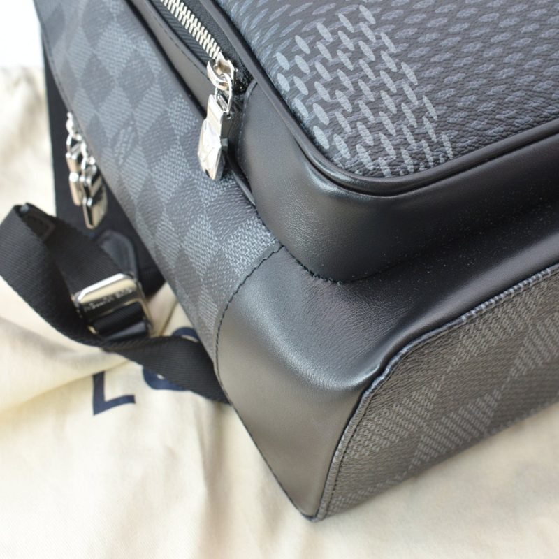 LOUIS VUITTON Campus Damier Infini Leather Bumbag Navy Blue - Image 6
