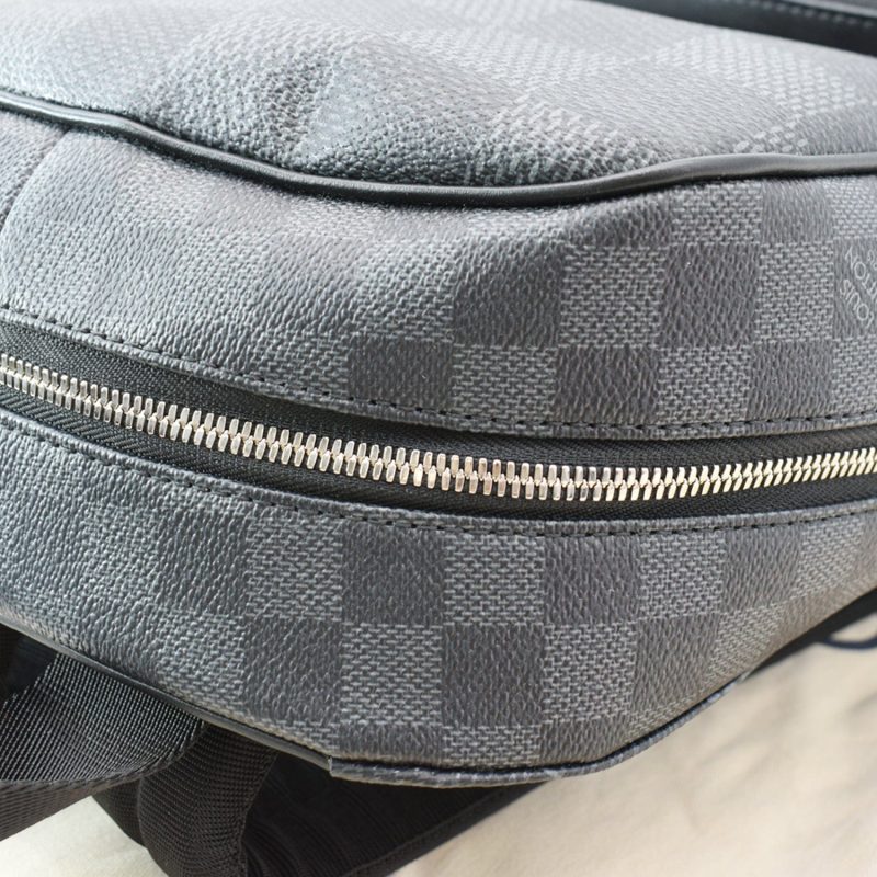 LOUIS VUITTON Campus Damier Infini Leather Bumbag Navy Blue - Image 5