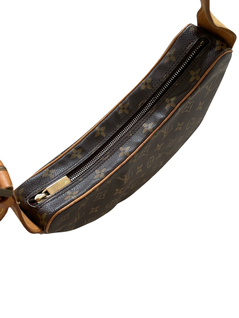 Louis Vuitton Croissant PM - Image 4
