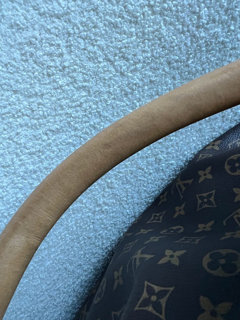 LOUIS VUITTON Artsy MM Empreinte Leather Hobo Bag Dune - Image 22