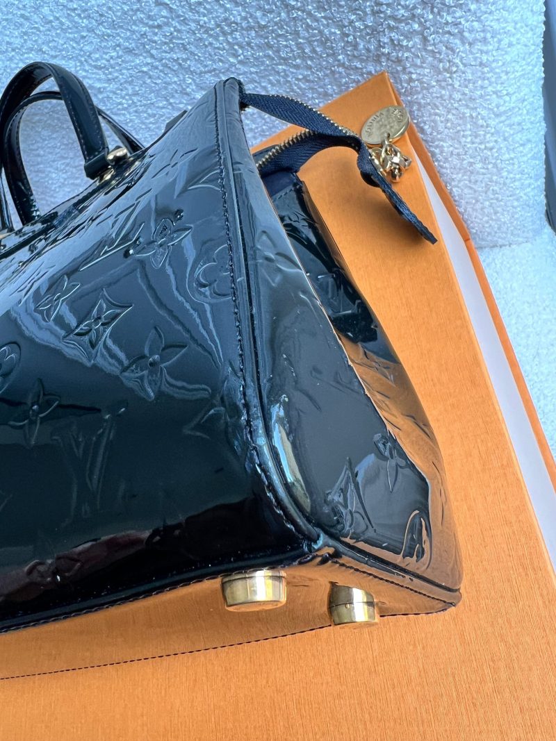 Louis Vuitton Brea MM Handbag & Shoulder Bag - Image 23