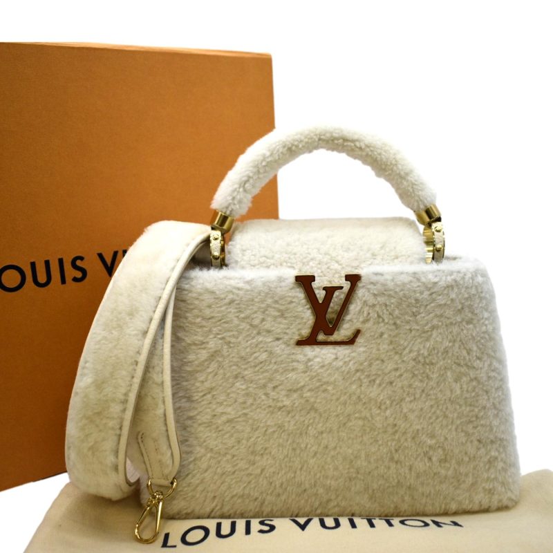 Louis Vuitton Capucines - Image 3